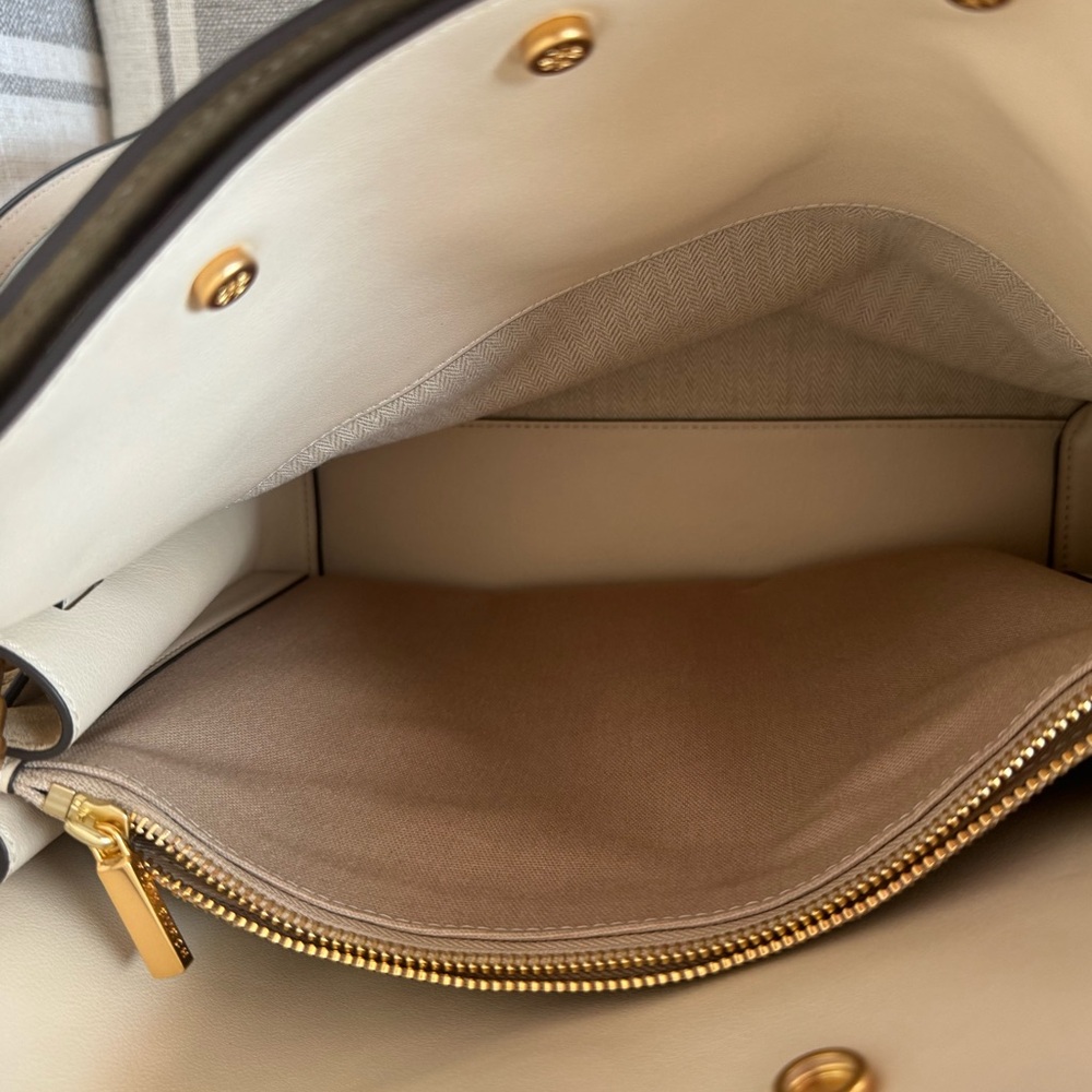 Tory Burch Cream and Tan Leather Shoulder Bag with Gold Hardware - Picture 8 of 16